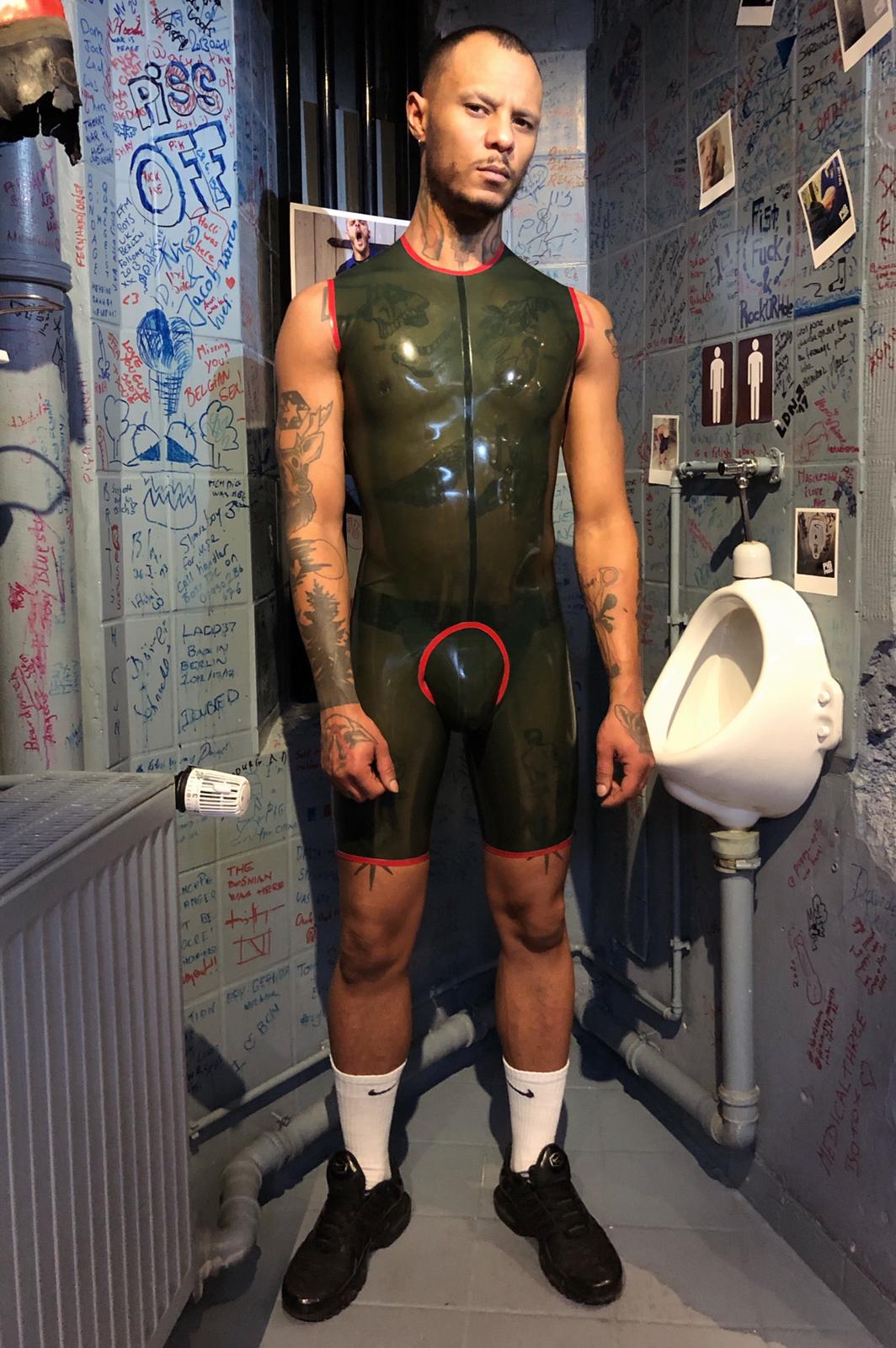 Surfsuit - crotch cutout 